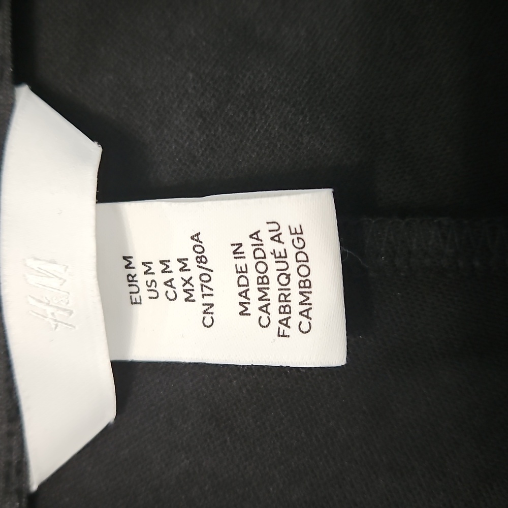 H&M Short Color Black Size Medium. New Without Tag - Picture 5 of 6